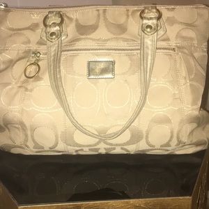 Authentic Gold Coach Poppy Large Bag (used)